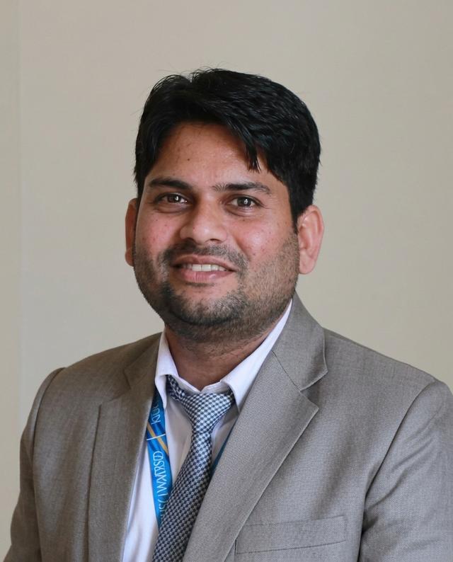 Dr. Vijay Lahri