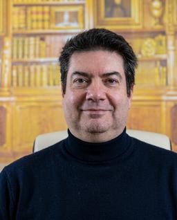 Dr. Augusto Casas
