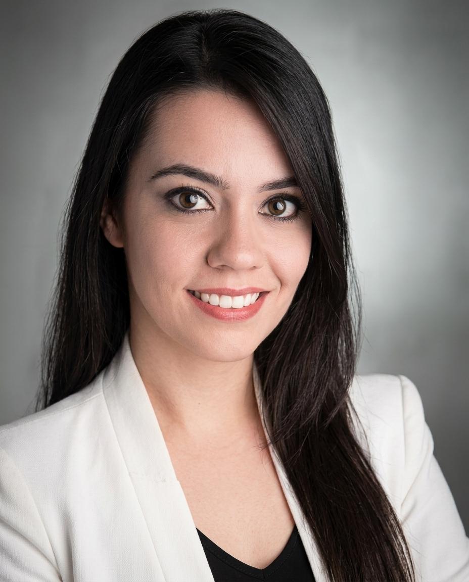 Dr. Burcu Esmer