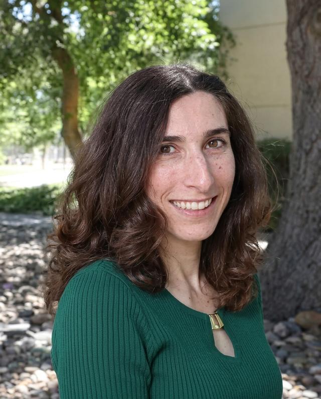 Dr. Kristin Sainani